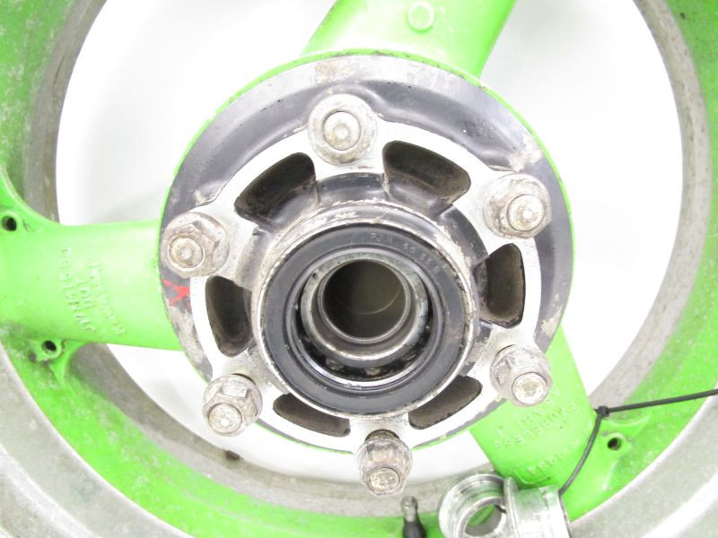 リベラル 94 Kawasaki Ninja ZX7R L Green Rear Wheel Rim 17x5.50 41073-1547